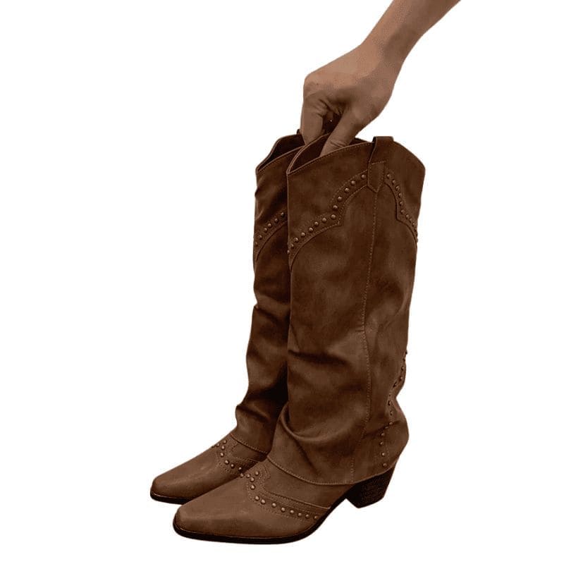 bota estilo cano alto com rebites